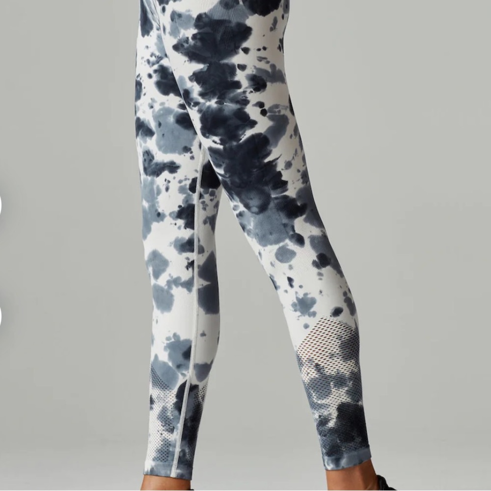 Blanc Noir Infinity High Rise Legging - Grey Tie Dye